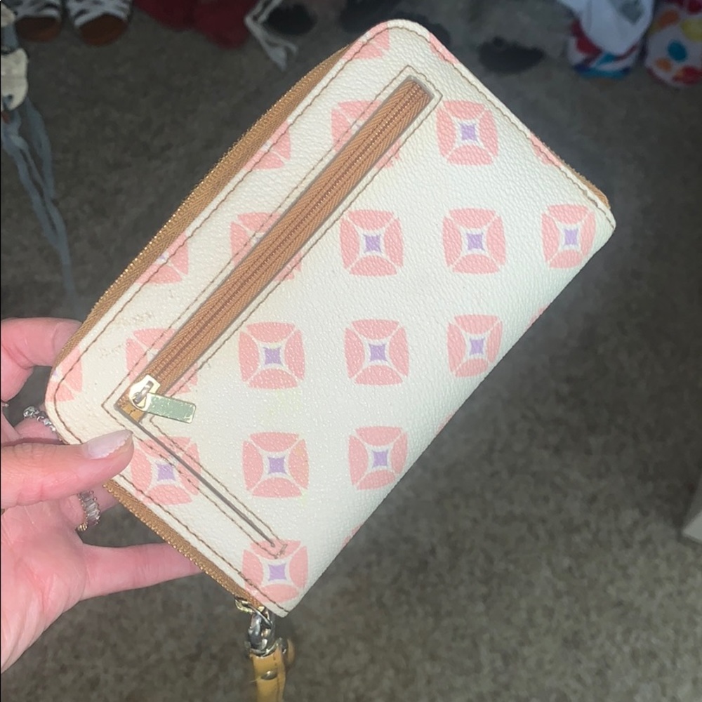 Fossil wristlet